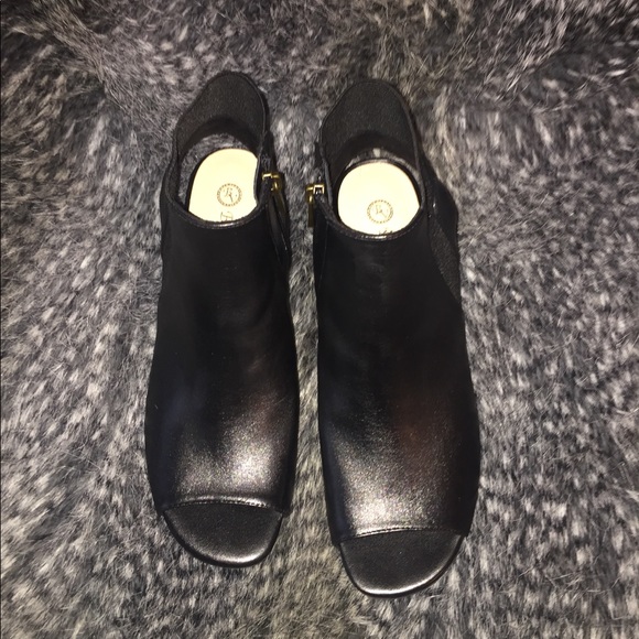 BELLA VITA PARSONS SANDALS - Picture 2 of 4